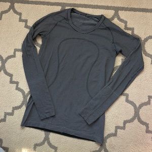 Lululemon running top